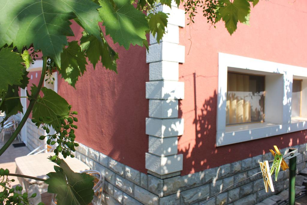 Apartments Toni Trogir Rum bild